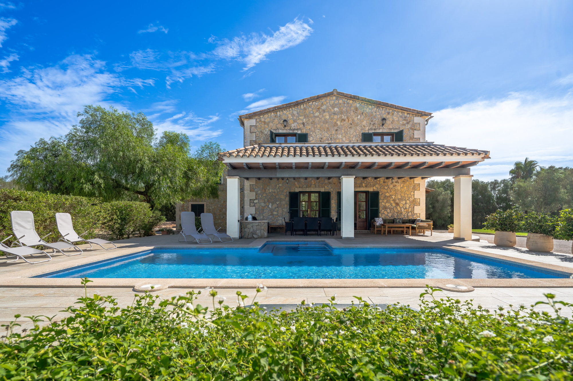 Saltwater pool and covered terrace of Casa Avrelia